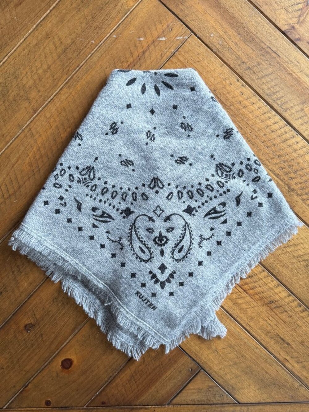 KUJTEN CASHMERE SMALL BANDANA SCARF IN MARL GRAY - Picture 7 of 7